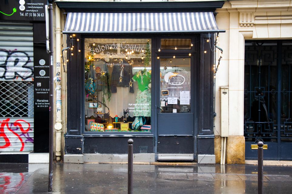 Photo de la boutique Vitrine boutique couture 0